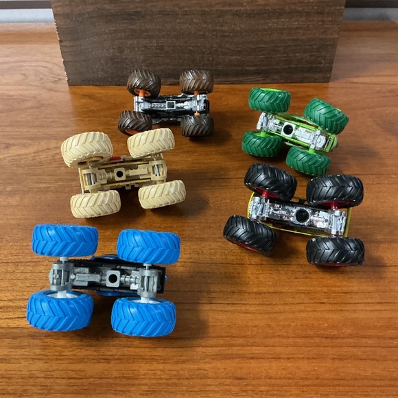 Hot Wheels Monster Truck Fried Up Carbonator Land Rover Buns of Steel Lot Of 10 - Picture 4 of 7